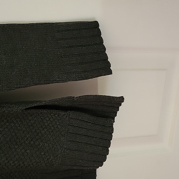 Tory Burch gray sweater, size s/p - Picture 4 of 4